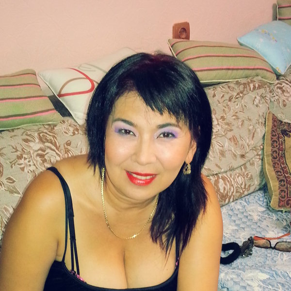 Домашние зрелые казашки. Казахские женщины за 40. Казахские женщины 50 лет. Красивые женщины казашки 40 лет. Красивые казахские женщины 40 лет.