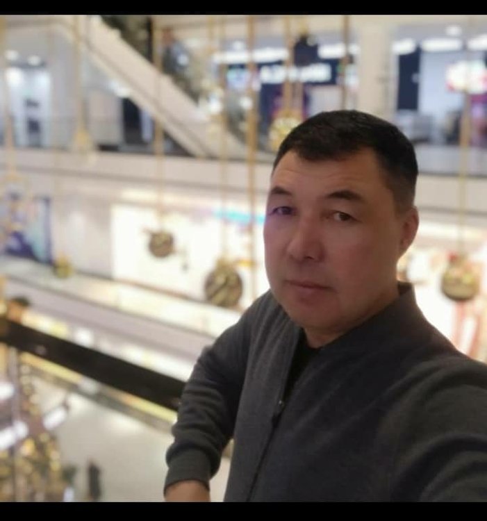Улан бишкек. Сагымбаев Улан Бишкек. Алдеев Улан Бишкек. Красивые парни Улан Удэ