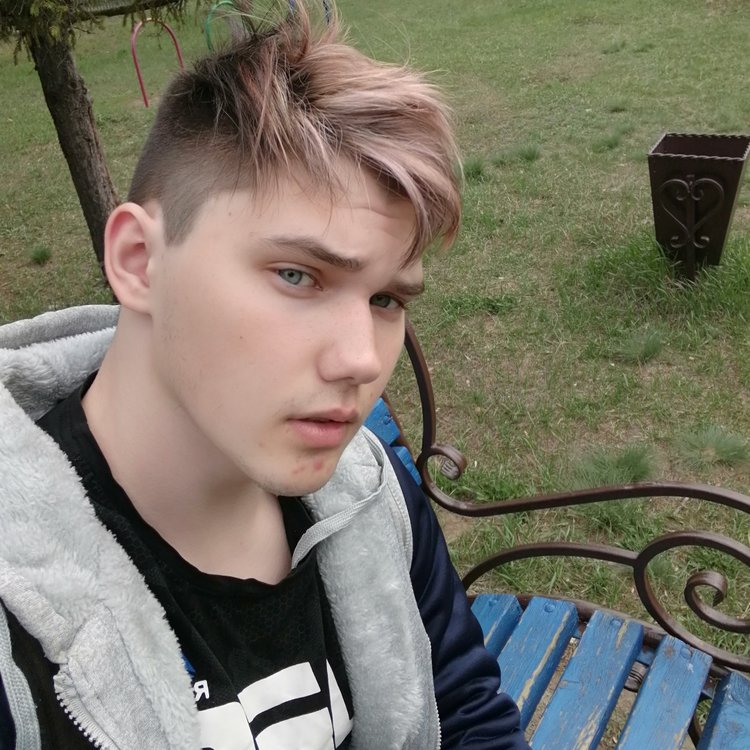 Alex 19. Alex 19 лет.