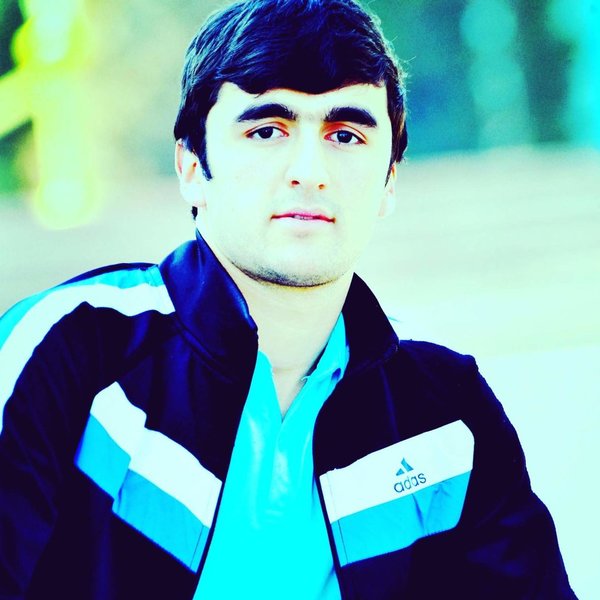 Сколько лет таджикски. Таджик 23 года. Парень 20.лет из Таджикистана. Мальчик 22 лет из Таджикистана.
