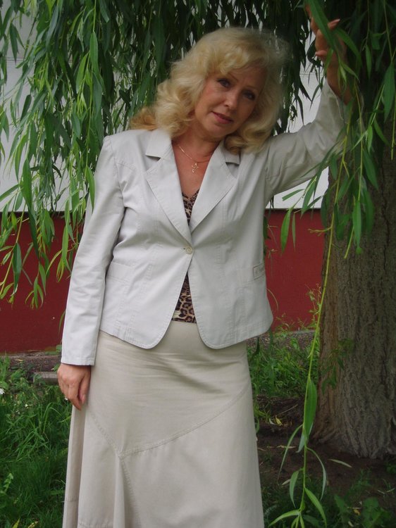 Женщина 60 65 знакомства. Женщины 60 лет для разовых. Белорусские женщины 50 лет. Одинокая женщина 64 года. Женщины от 50 до 65.