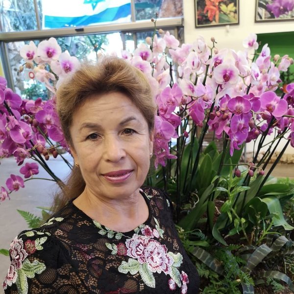 Людмила, 53 года, Рыбы, из г. Казань познакомится c целью Виртуальное общение,Ре
